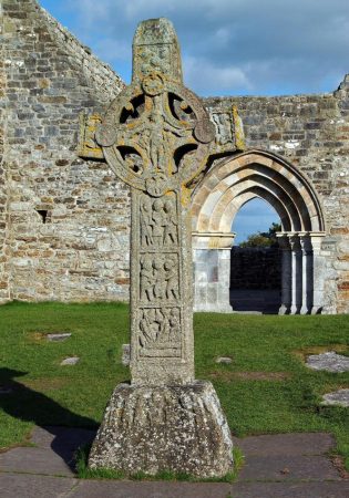 Clonmacnoise, magic of Paleochristian temples and Celtic crosses