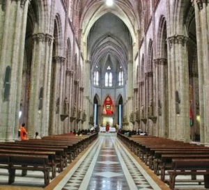 Central nave of the Basilica del Voto Nacional in Quito