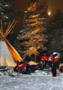 Fire camp to hunt northern lights