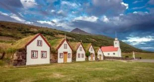 Village with wooden houses @Turismo Iceland